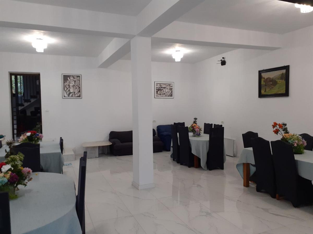 Salcia Hotel Tasnad Exterior foto