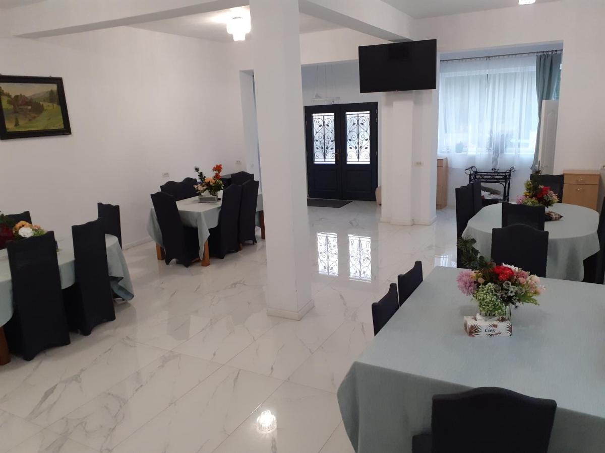 Salcia Hotel Tasnad Exterior foto